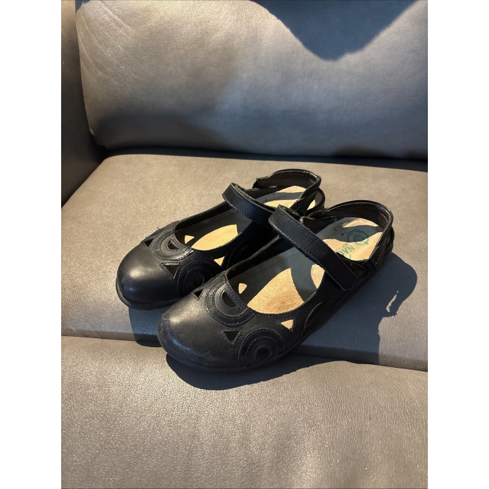 GUC WOMEN’S NAOT FOOTWEAR ISRAEL LEATHER CLOGS SIZE 38 EU BLACK LEATHER STRAP